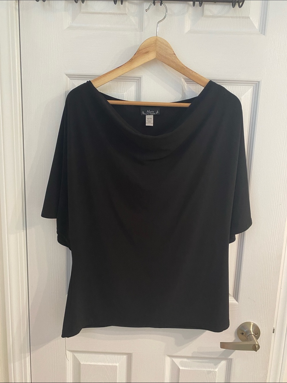 Abria by d.p. Altomonte Black Draped Neck Top w Dolman sleeves